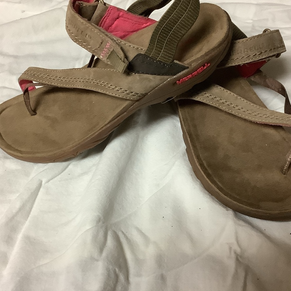 Merrell Women's Tan Sandals - Picture 6 of 7
